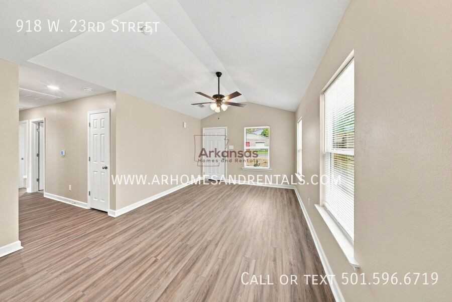 918 W 23rd St - Photo 2 of 17