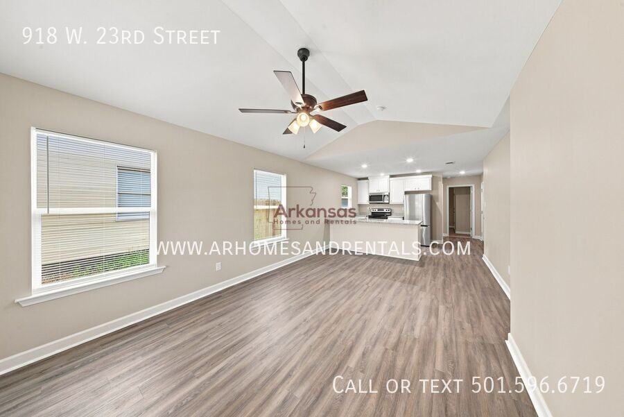 918 W 23rd St - Photo 3 of 17