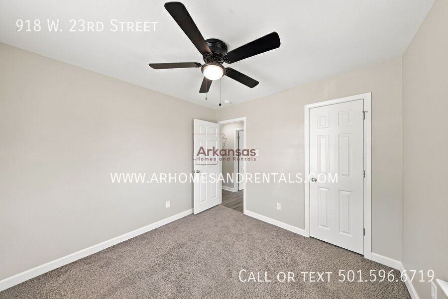 918 W 23rd St - Photo 7 of 17