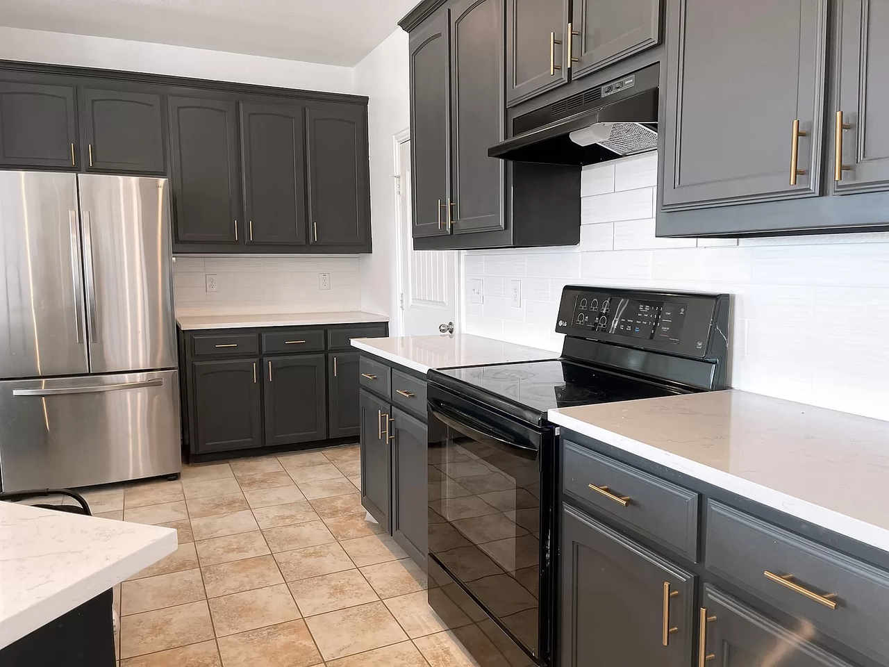 4121 Mantis St - Photo 4 of 32