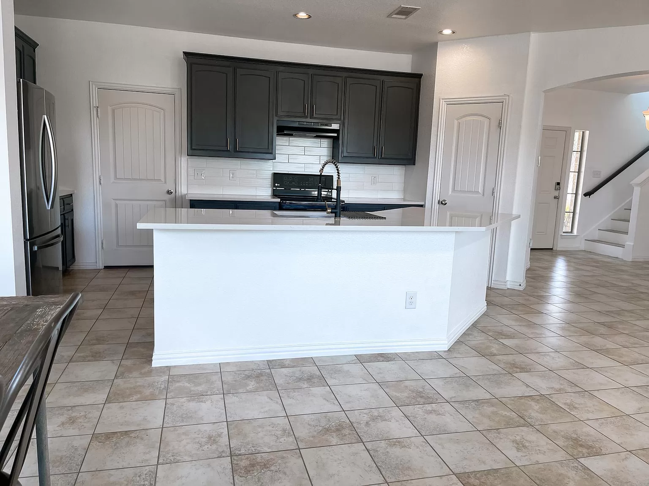 4121 Mantis St - Photo 5 of 32