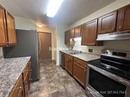 featured image of 27 Longrale Park Apt D #Apt D
