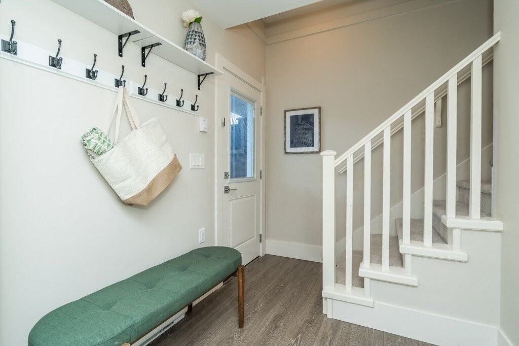 7665 209 St - Photo 3 of 19