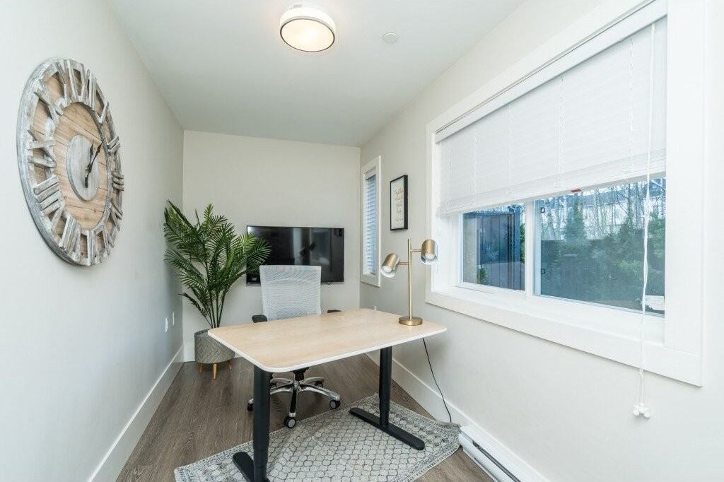 7665 209 St - Photo 4 of 19