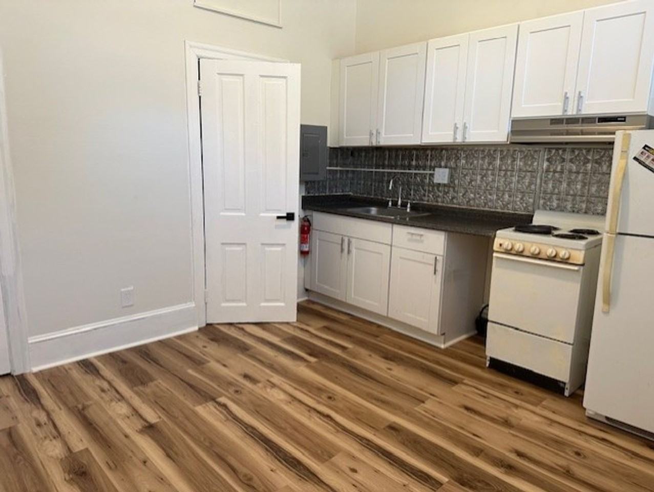 1209 N 2nd St #1 - Photo 2 of 4