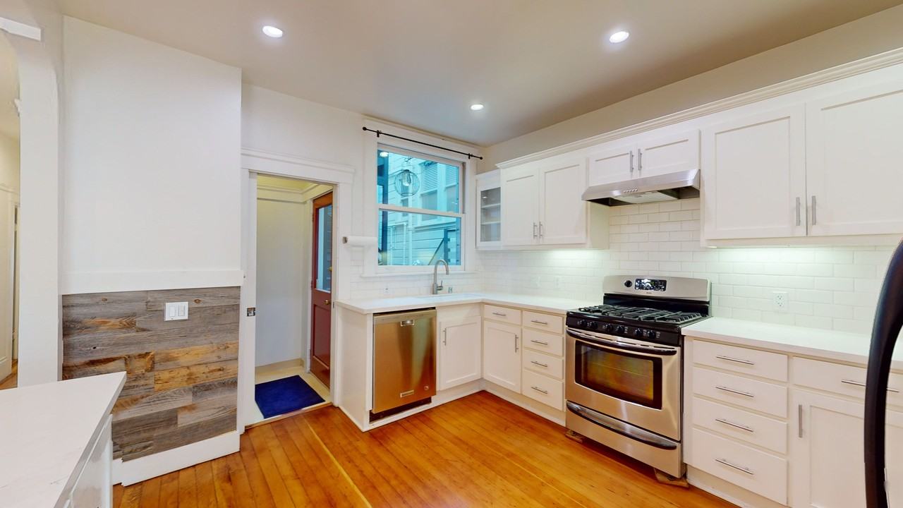 3118 Scott St #1A - Photo 6 of 39
