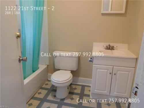 1122 21st St #2 - Photo 4 of 5