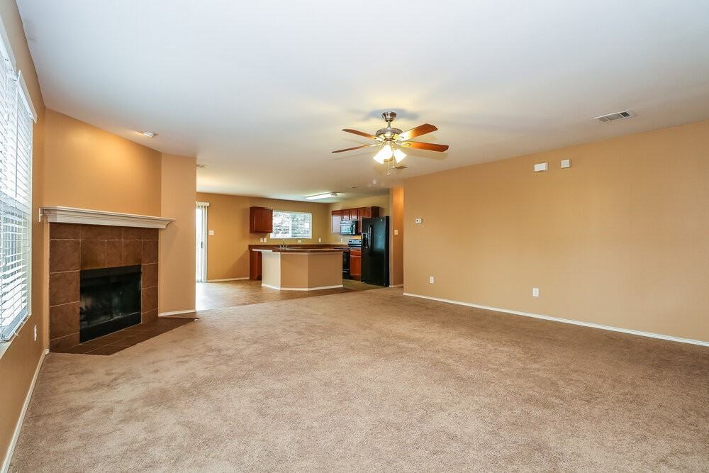 10001 Chrysalis Dr - Photo 4 of 15