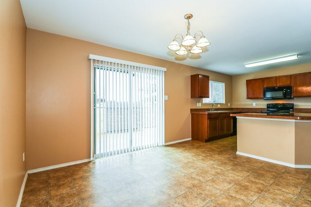 10001 Chrysalis Dr - Photo 5 of 15