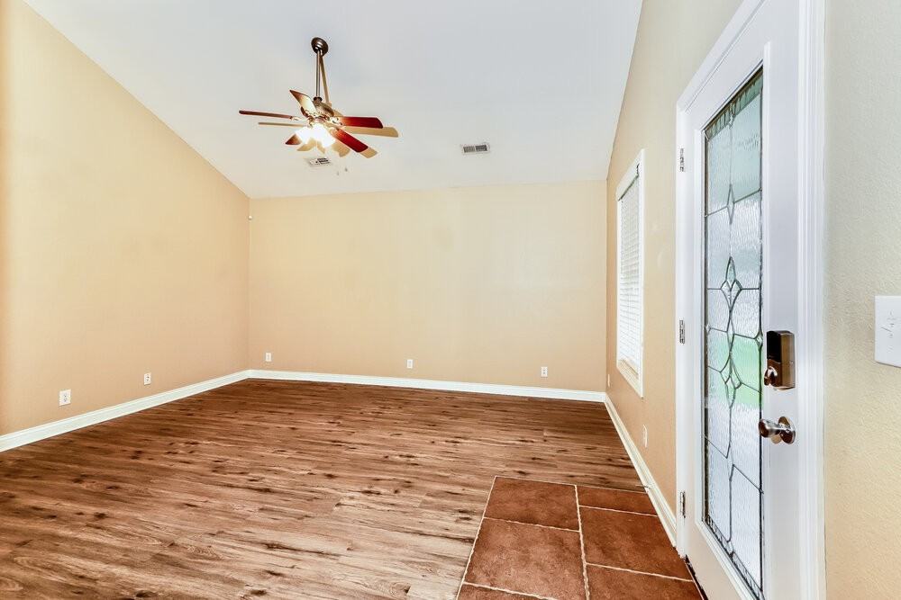1044 Avondale Ct - Photo 6 of 16