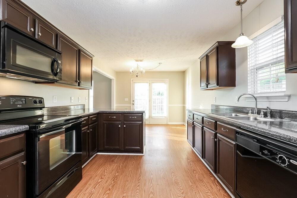 8864 Cressent Glen Ct - Photo 7 of 17