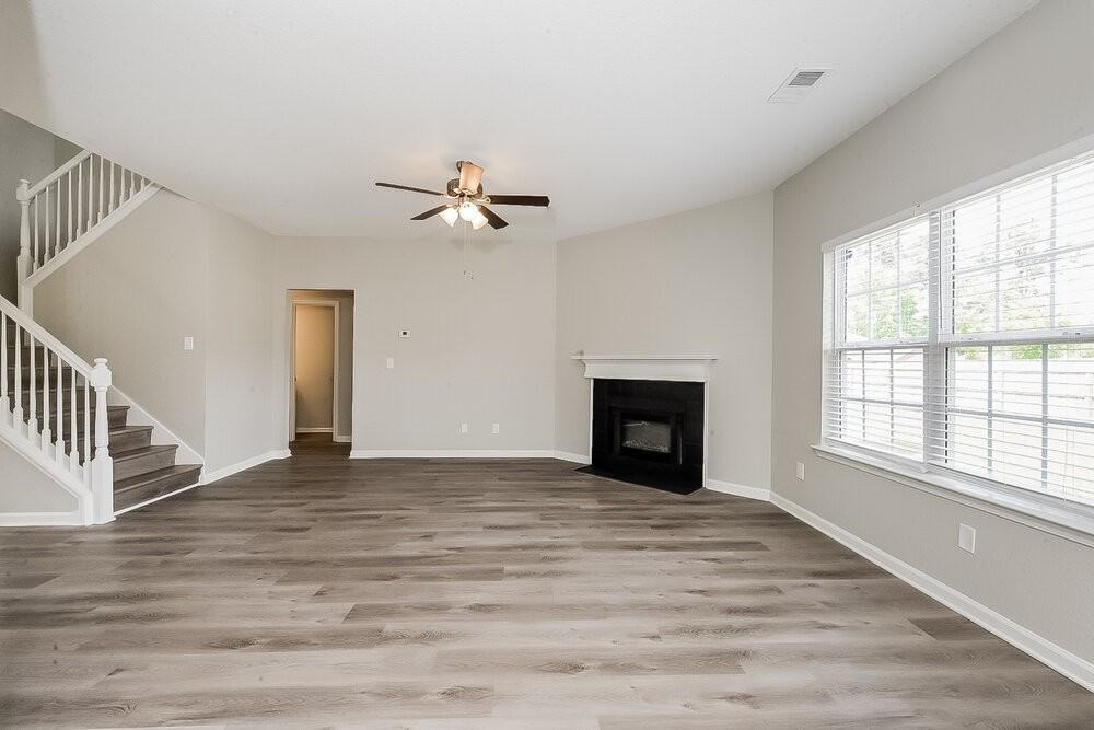 145 Grosslake Pkwy - Photo 4 of 17