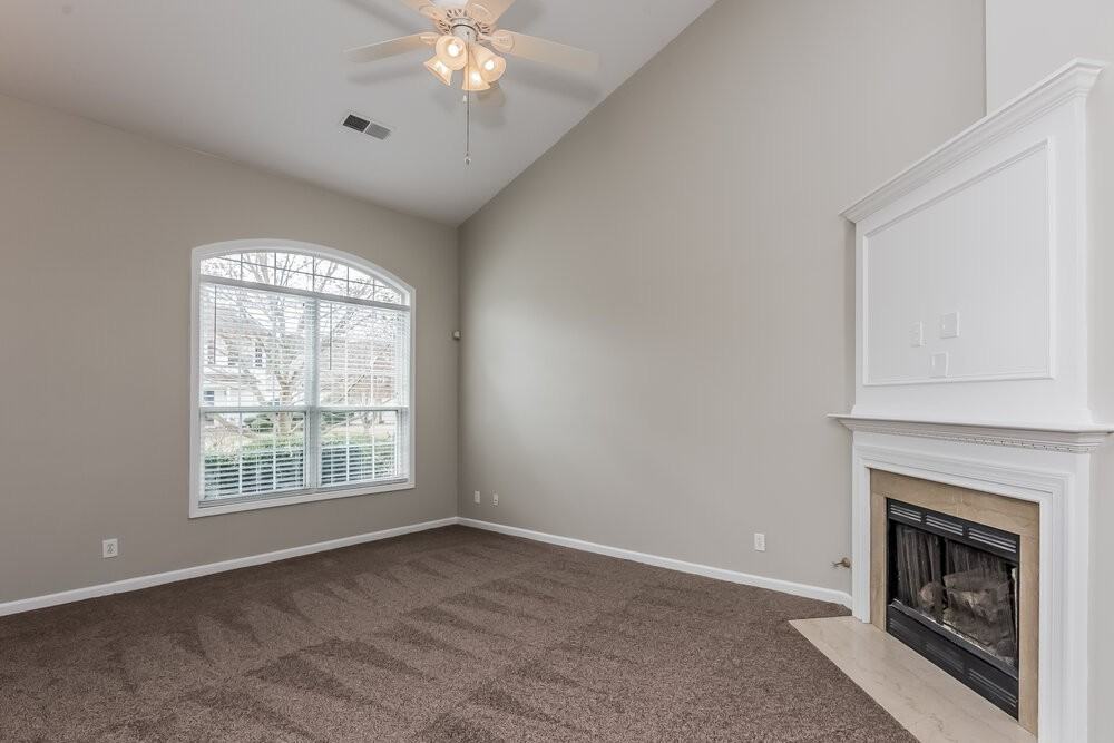 710 Weatherstone Trce - Photo 4 of 19