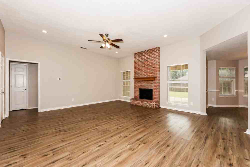 105 Princeton Cir - Photo 4 of 16