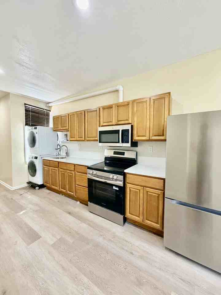 2213 N 33rd St #2 - Photo 6 of 17