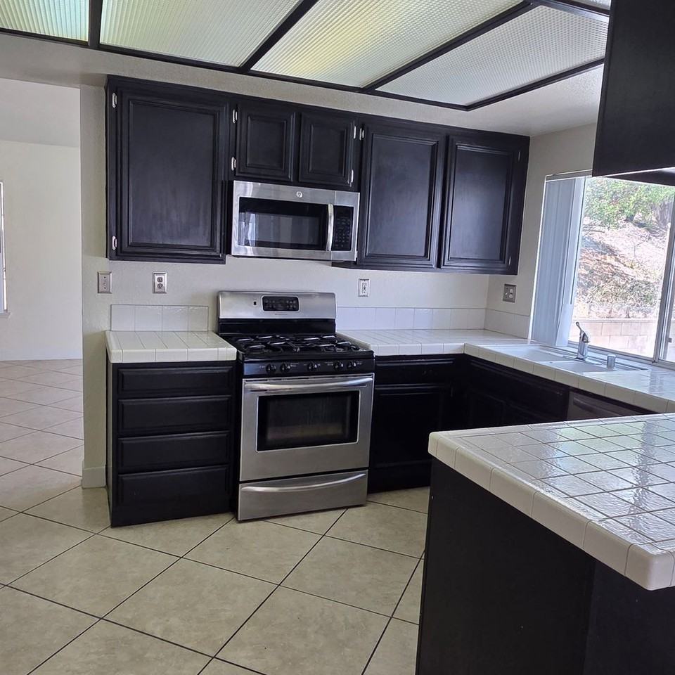 8577 Rosemary Dr - Photo 4 of 29