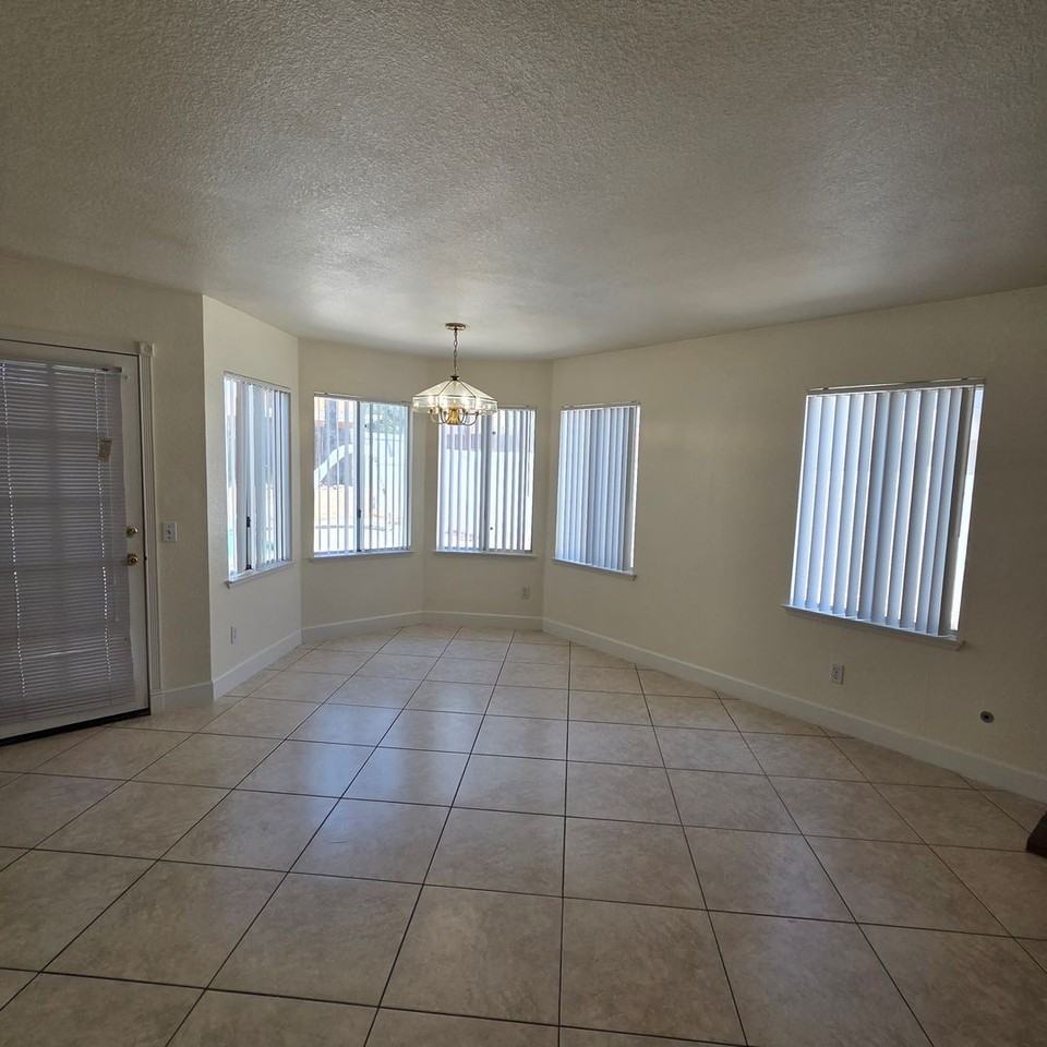 8577 Rosemary Dr - Photo 6 of 29