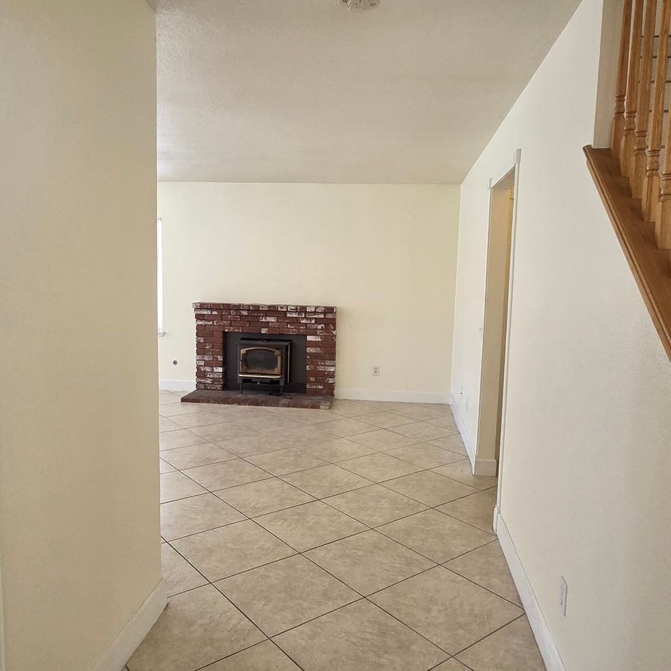 8577 Rosemary Dr - Photo 7 of 29