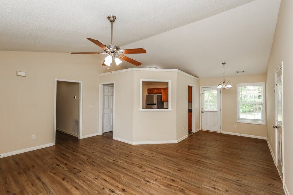 43 Thorn Thicket Way - Photo 4 of 16