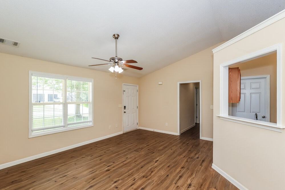 43 Thorn Thicket Way - Photo 5 of 16