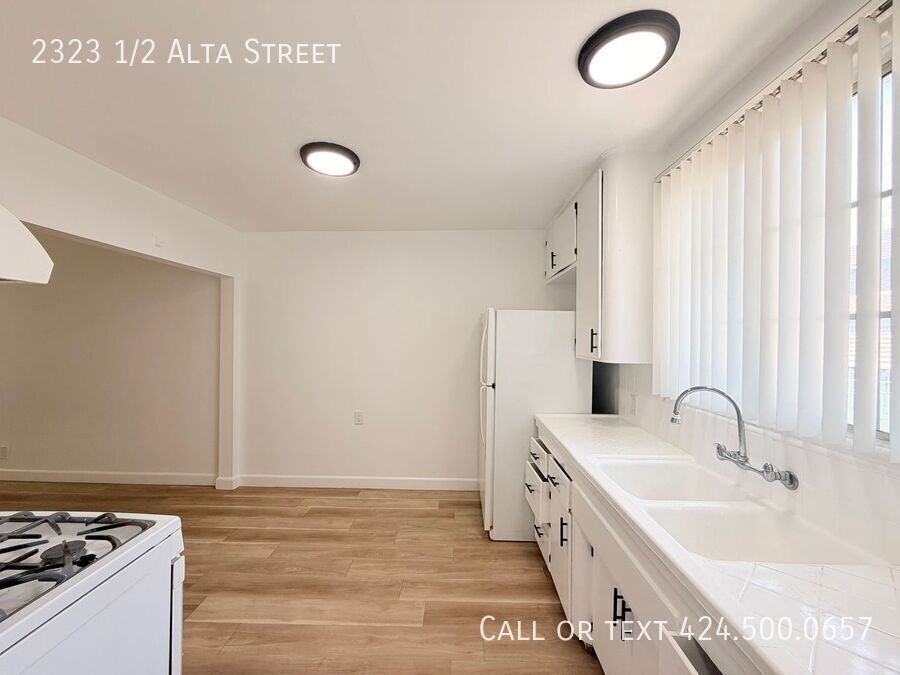 2323 1/2 Alta St - Photo 5 of 14