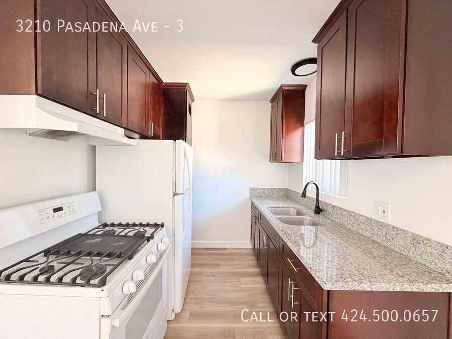 3210 Pasadena Ave #3 - Photo 5 of 11