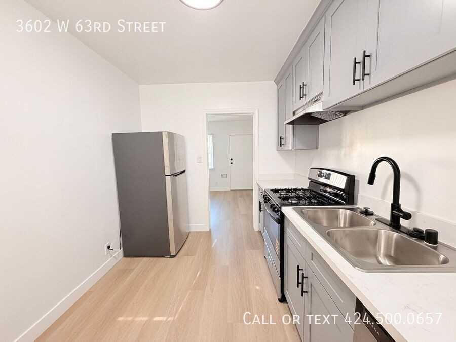 3602 W 63rd St - Photo 5 of 10