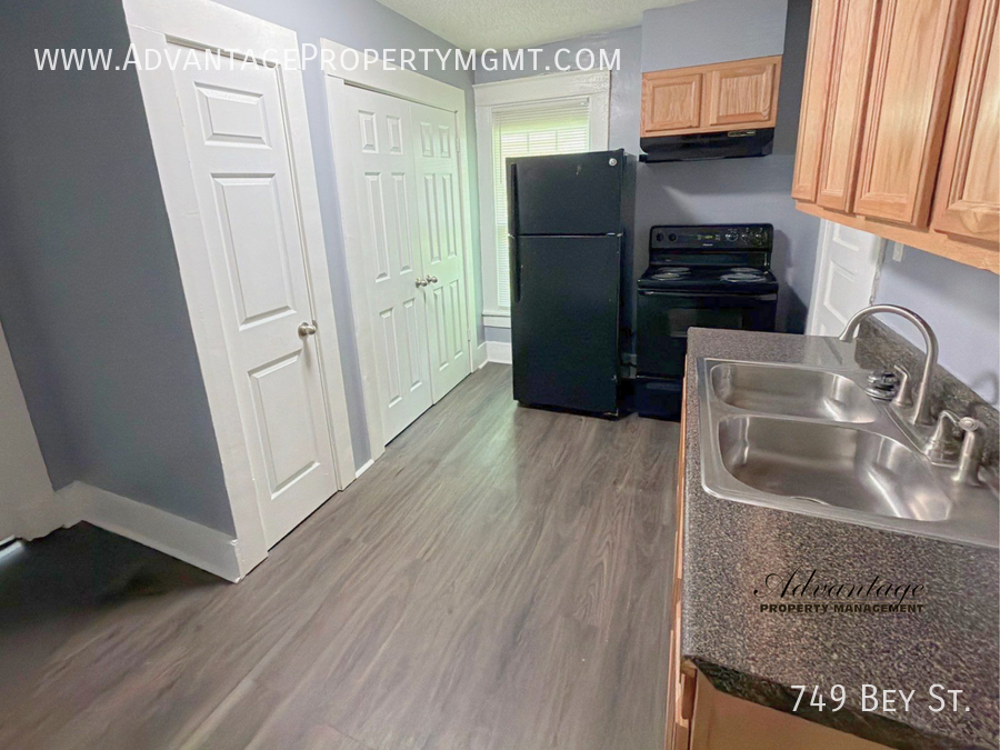749 Bey St - Photo 5 of 21