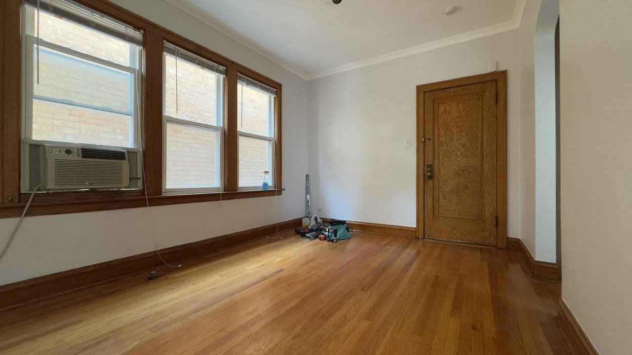 6855 W Addison St #2R - Photo 2 of 9
