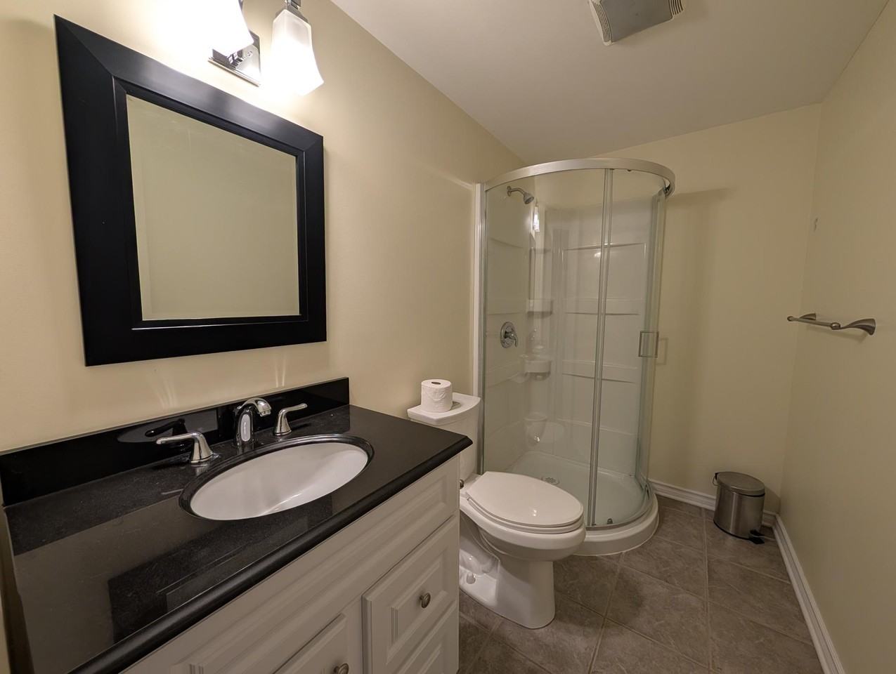 934 Bluffwood Ave - Photo 7 of 24