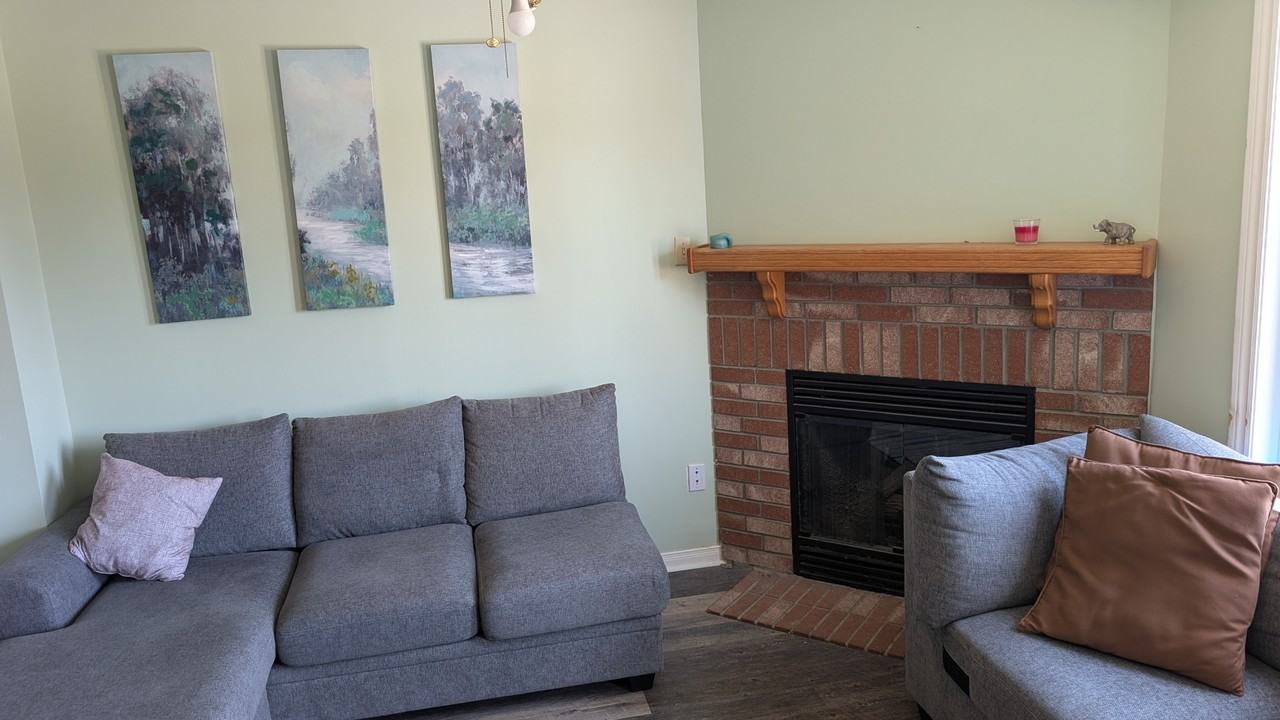 302 College Ave W - Photo 2 of 11