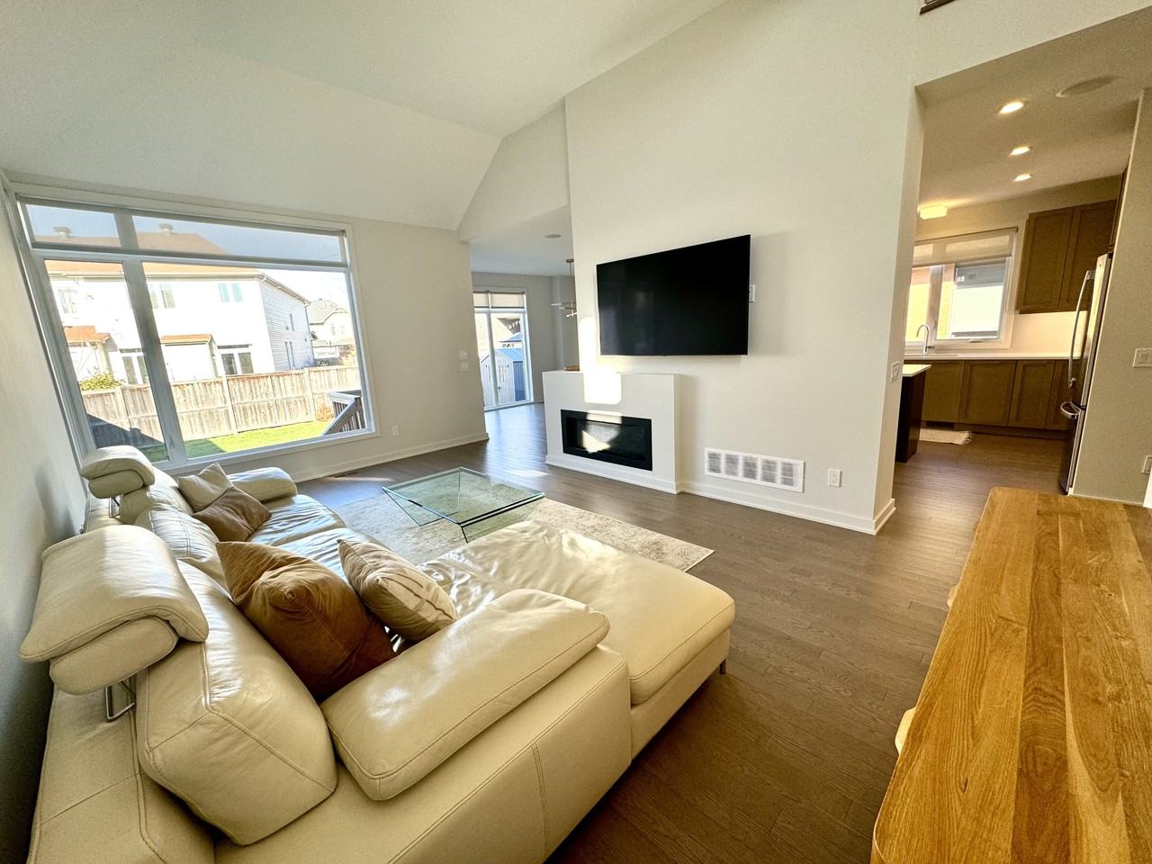622 Summerhill Street - Photo 5 of 37