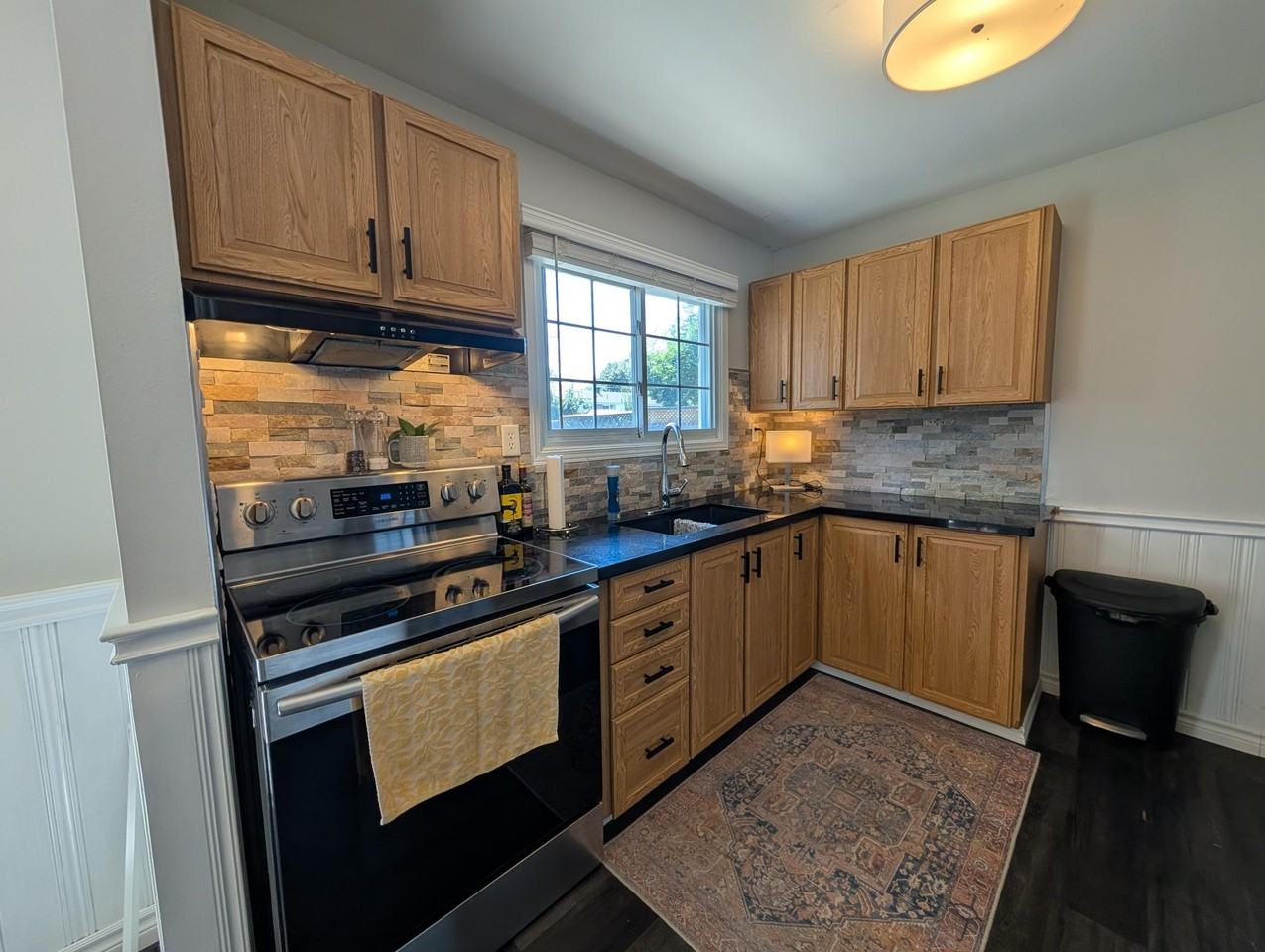 835 Pembridge Cres - Photo 2 of 22