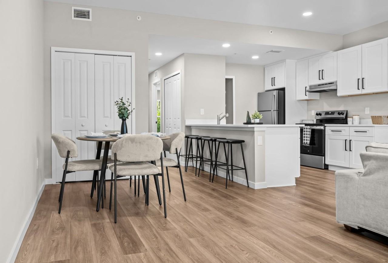 Mercury Cove Apartments Too - Photo 3 of 24