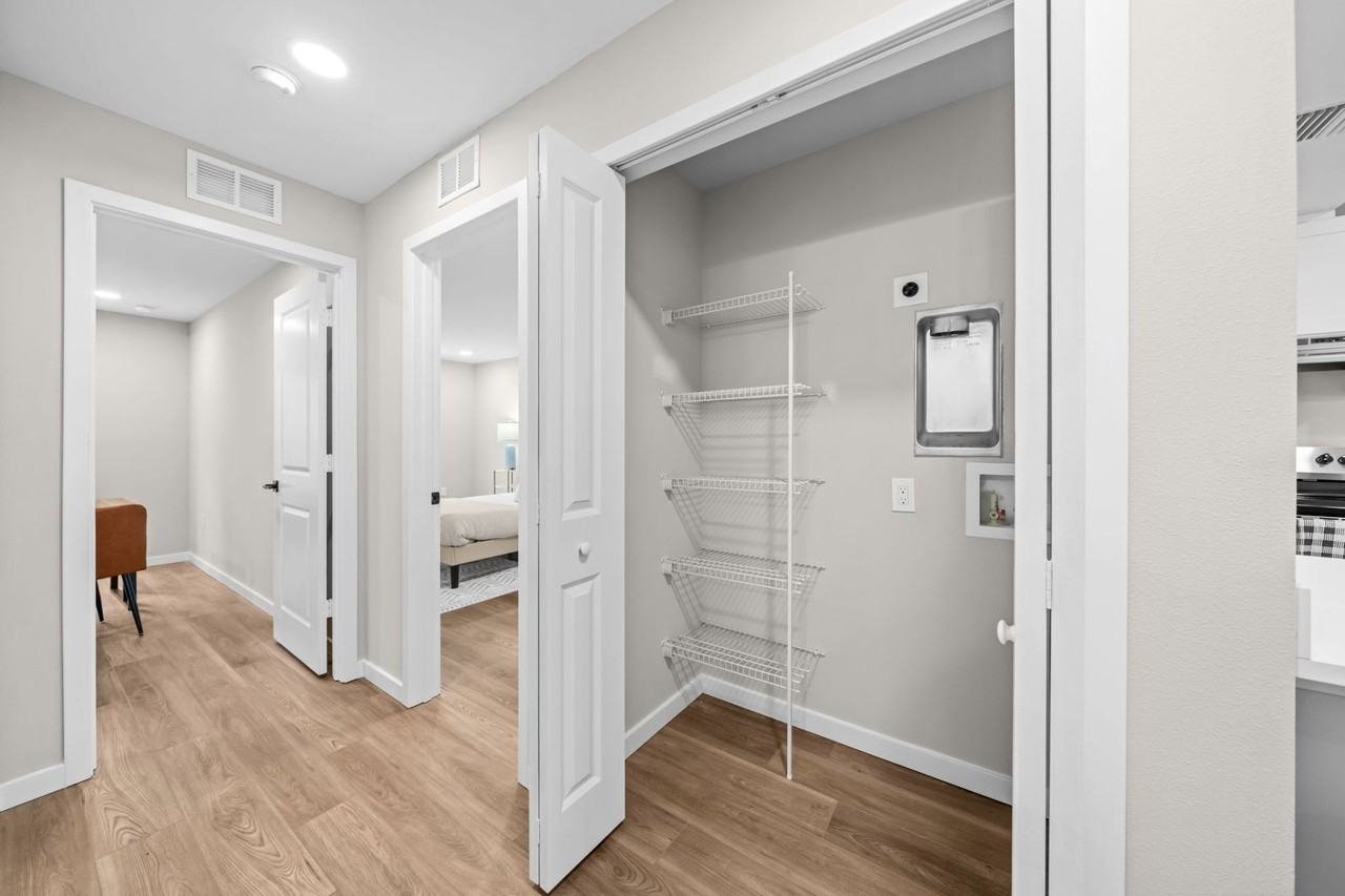 Mercury Cove Apartments Too - Photo 6 of 24