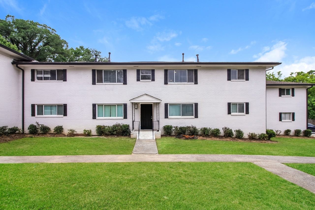 615 3rd Ave #B8