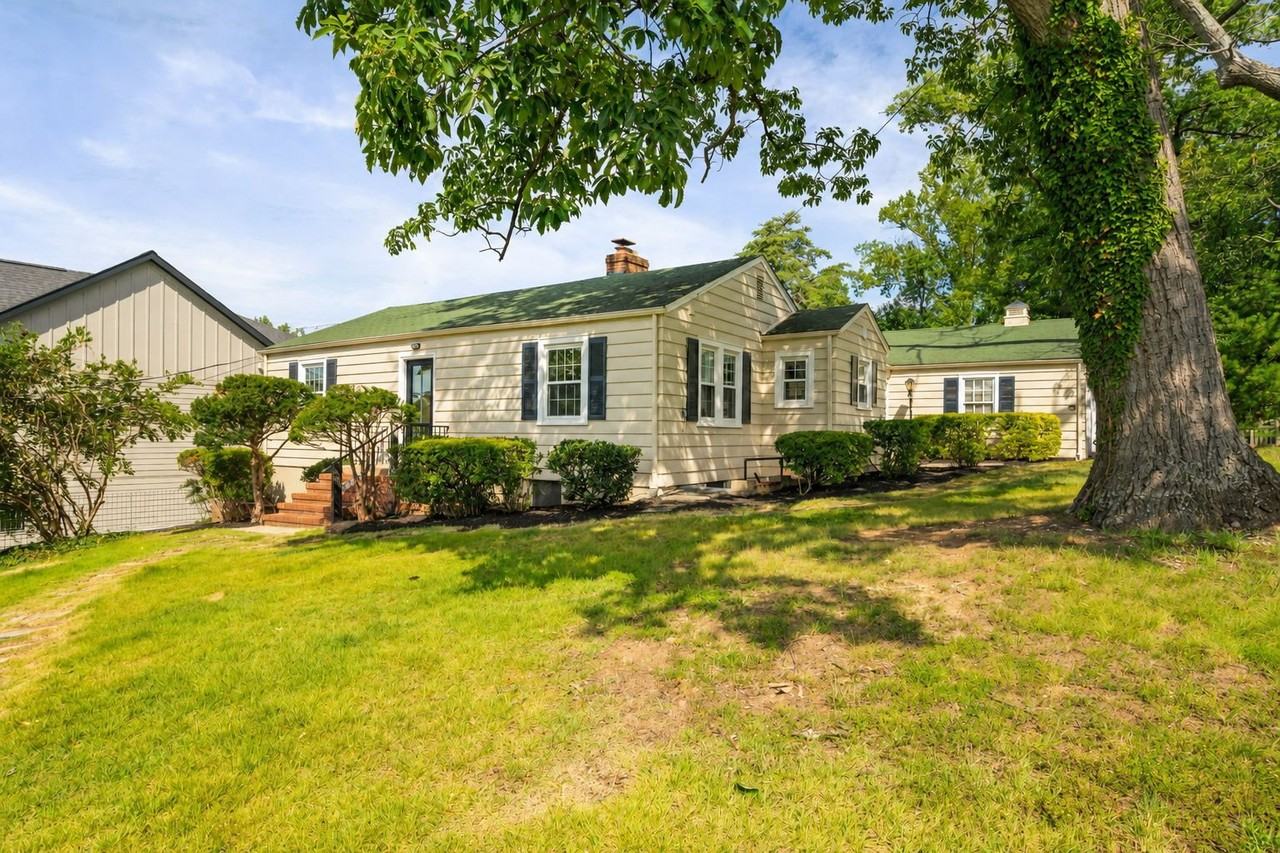 6900 Mount Daniel Dr - Photo 2 of 29