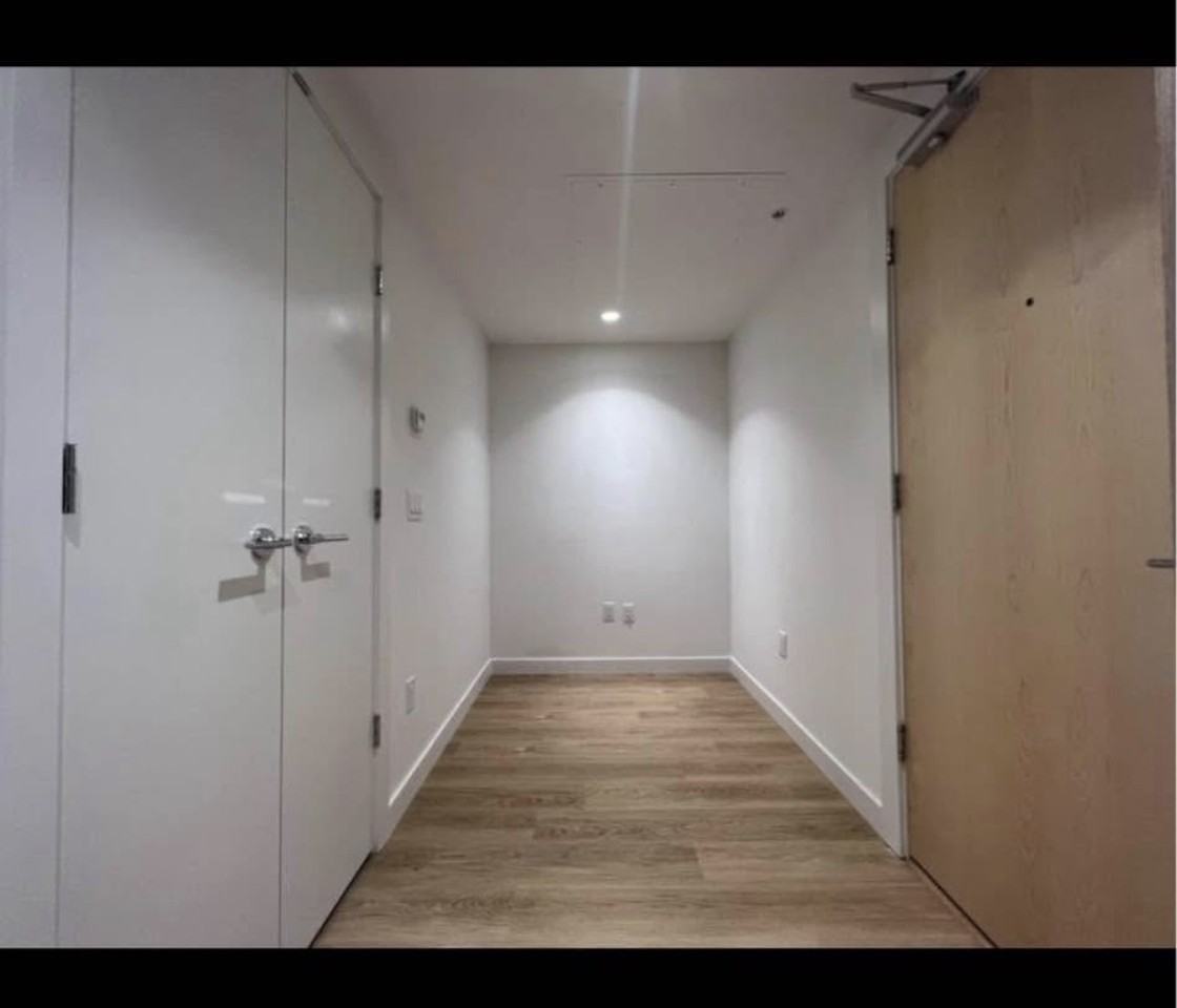 9888 University Crescent - Photo 4 of 8