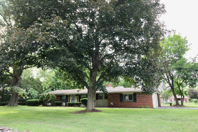 1239 Ashover Dr - Photo 2 of 31