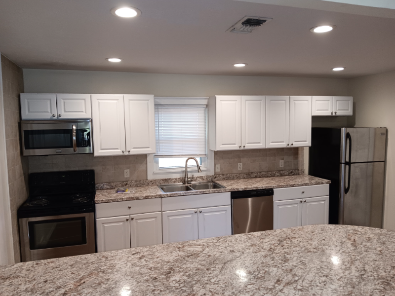 1202 Marie St - Photo 5 of 12