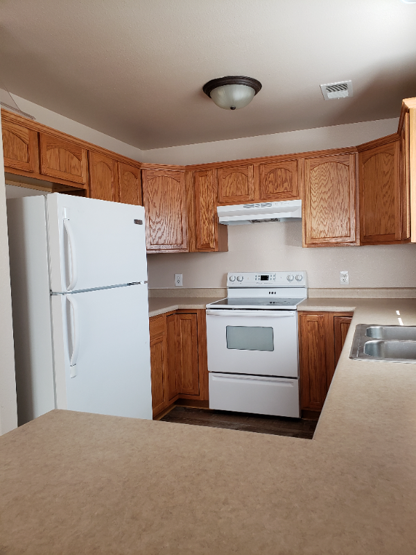 345 W Kennedy Ave #12 - Photo 4 of 15