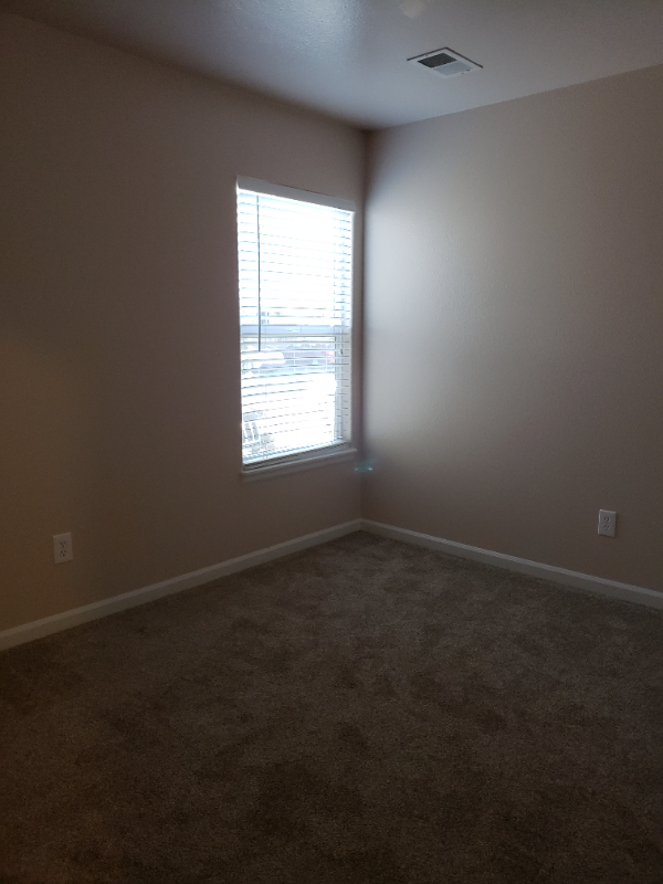 345 W Kennedy Ave #12 - Photo 5 of 15