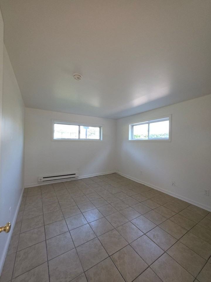 511 W Water St - Photo 7 of 10