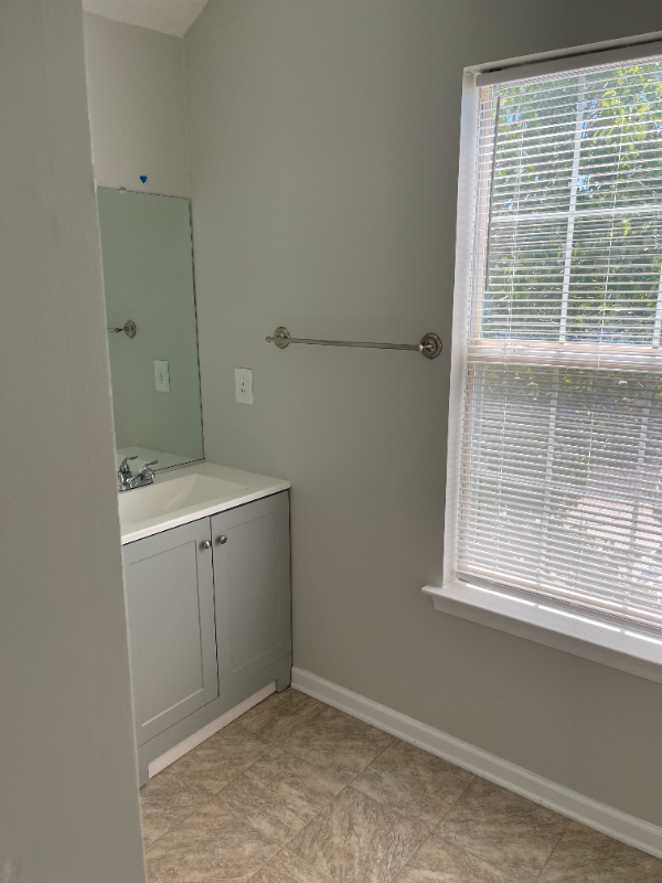 268 Wexford Dr W - Photo 2 of 10