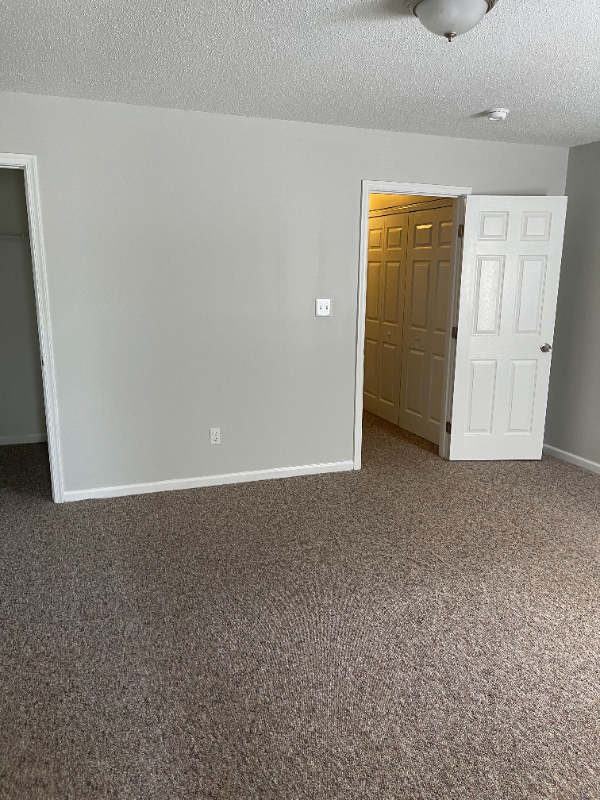 268 Wexford Dr W - Photo 3 of 10