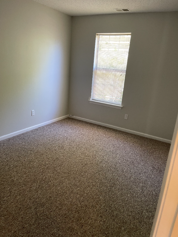 268 Wexford Dr W - Photo 5 of 10