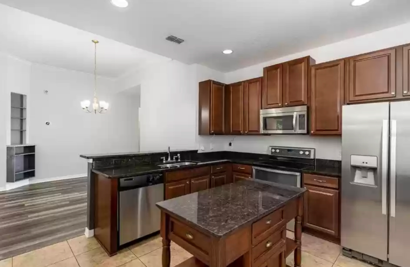 803 Arbor Pointe Ave - Photo 2 of 16