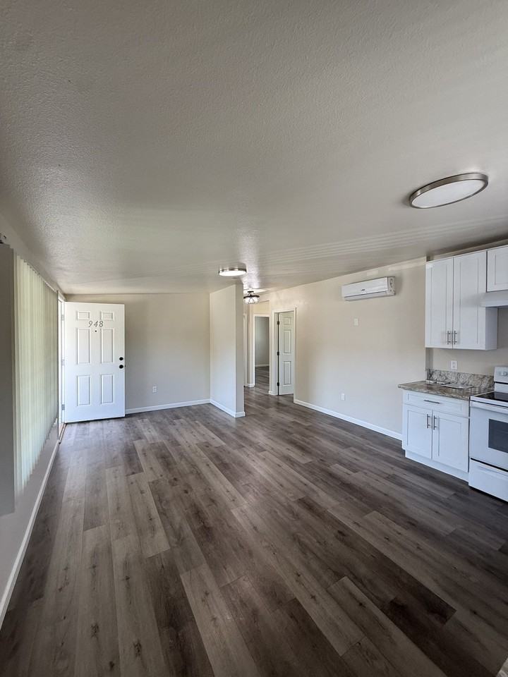 948 N Van Ness Ave #948 - Photo 4 of 14