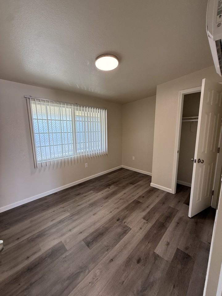 948 N Van Ness Ave #948 - Photo 6 of 14