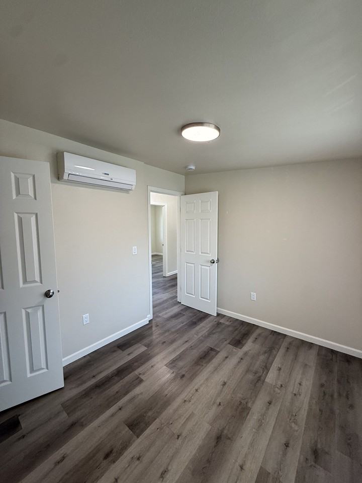 948 N Van Ness Ave #948 - Photo 7 of 14